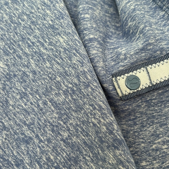 Lululemon light blue infinity wrap scarf with snaps, like new - Picture 4 of 4